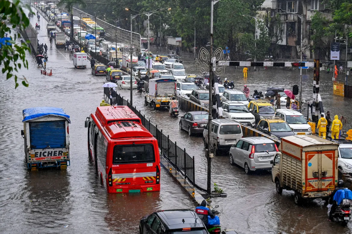 Mumbai Heavy Rainfall 2025: City Braces for Monsoon Chaos as IMD Issues Critical Alerts 1 Mumbai Heavy Rainfall 2025 India Sandesh24